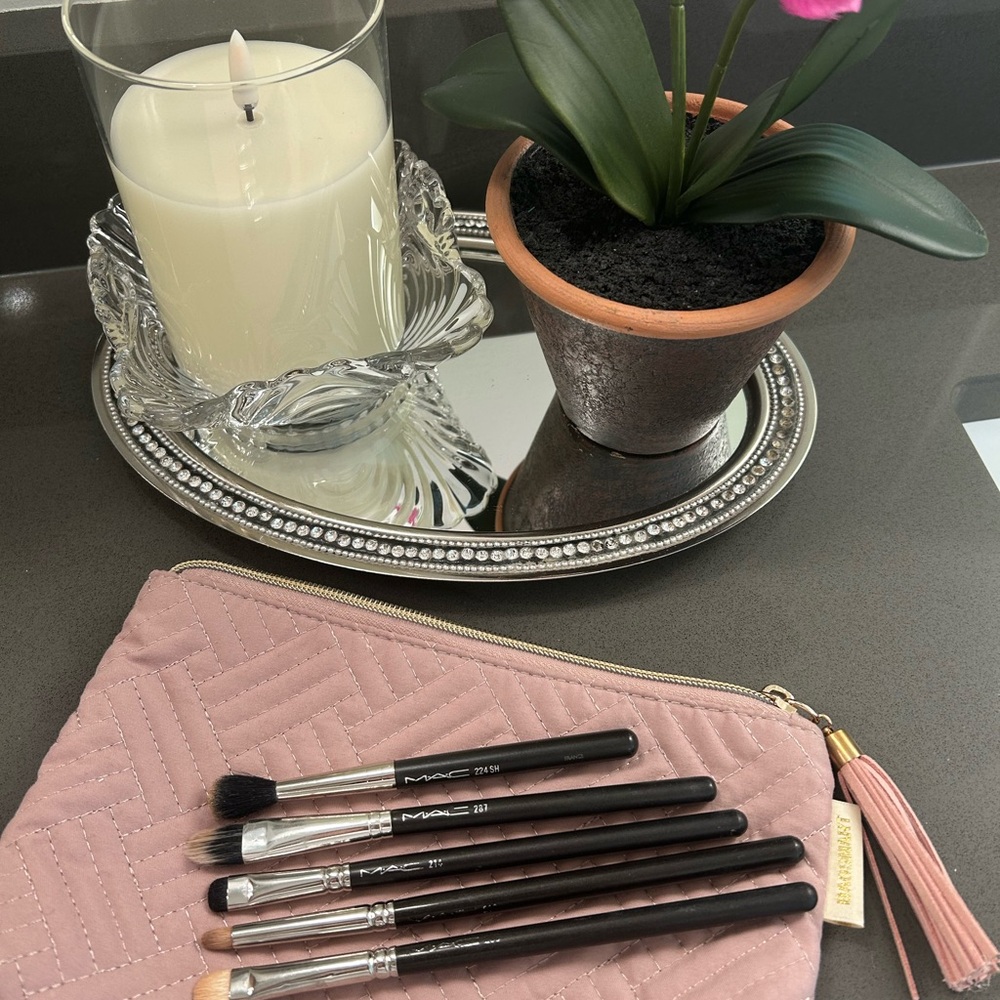 MAC Brush Set with Quilted Pink Pouch